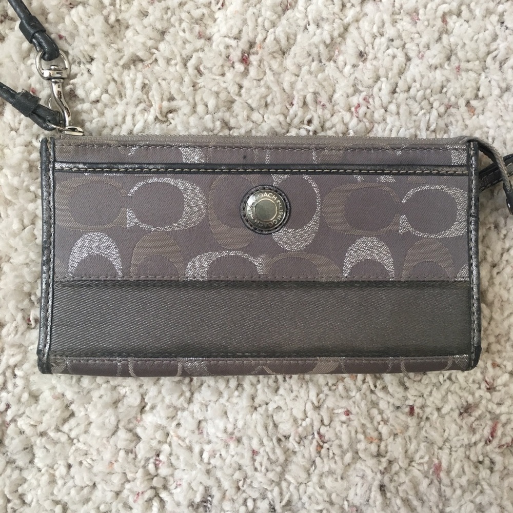 Grey coach clutch